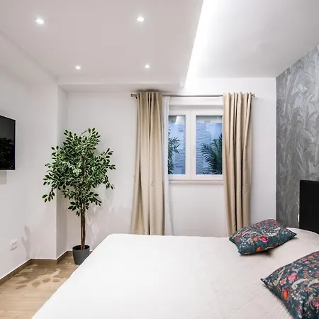 Spectrum Deluxe Guest house *