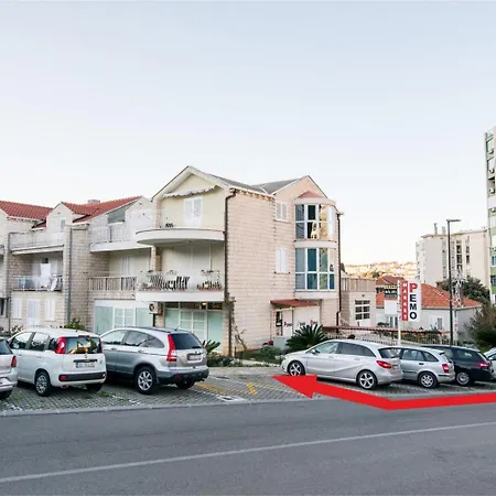 Spectrum Deluxe Guest house *